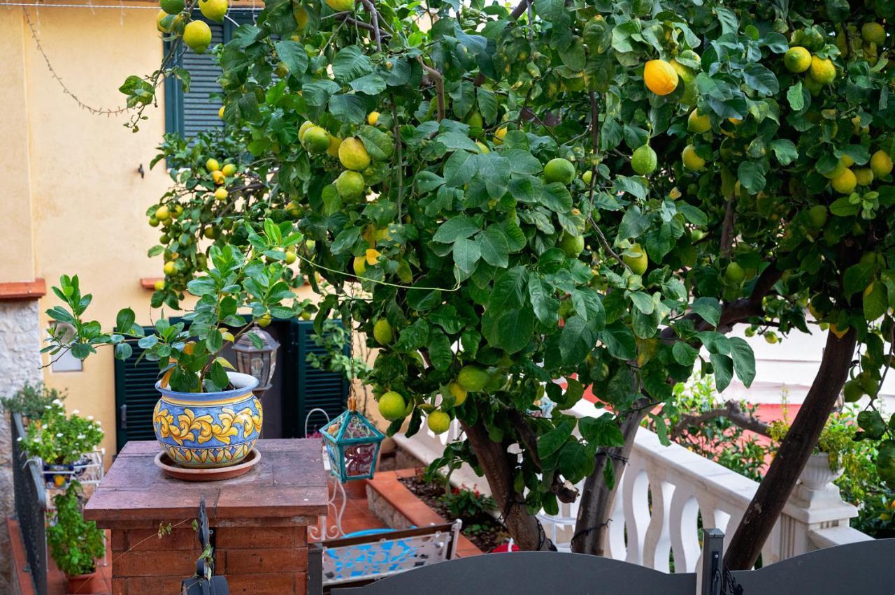 Casa "Positano" Da Ely - Salerno Centro Con Self Check-In Apartment Ngoại thất bức ảnh